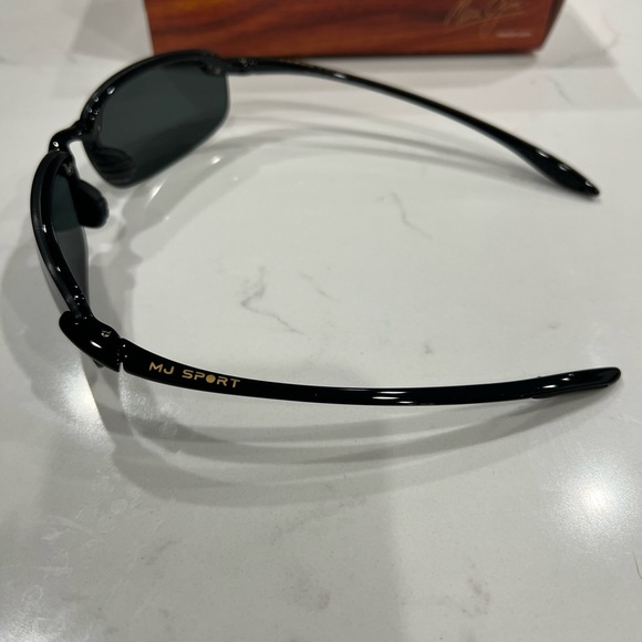 Maui Jim Sunglasses - Picture 4 of 4